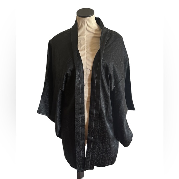 Haori Jacket Vintage(1950-1980) Black Floral pattern - Picture 4 of 9